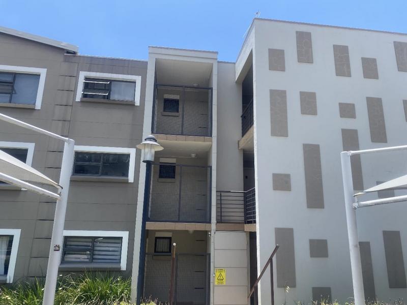 2 Bedroom Property for Sale in The Paddocks Gauteng