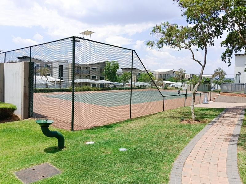 2 Bedroom Property for Sale in The Paddocks Gauteng