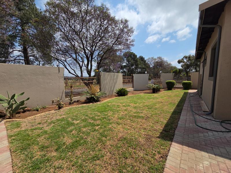 To Let 2 Bedroom Property for Rent in Erasmia Gauteng