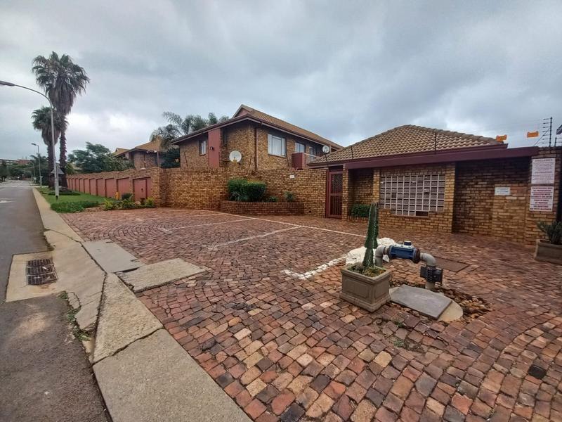 3 Bedroom Property for Sale in Zwartkop Gauteng