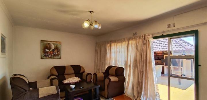 5 Bedroom Property for Sale in Birch Acres Gauteng