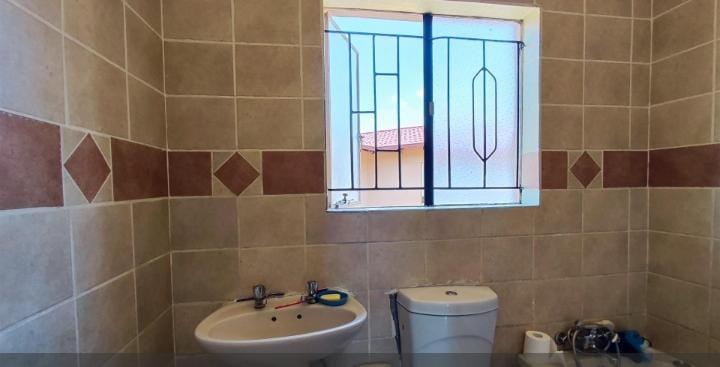 5 Bedroom Property for Sale in Birch Acres Gauteng