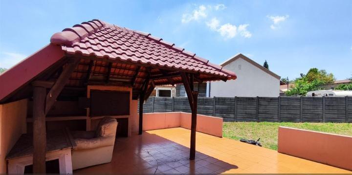 5 Bedroom Property for Sale in Birch Acres Gauteng