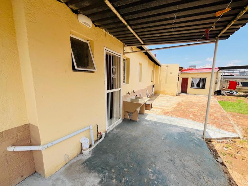 To Let 4 Bedroom Property for Rent in Dinwiddie Gauteng