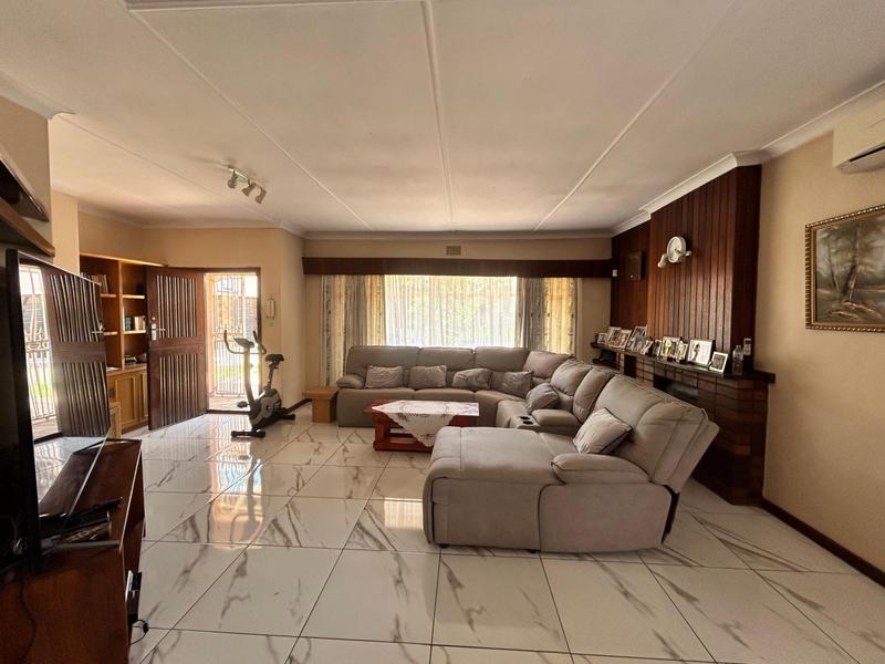 4 Bedroom Property for Sale in Selcourt Gauteng