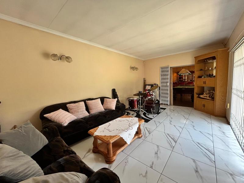 4 Bedroom Property for Sale in Selcourt Gauteng