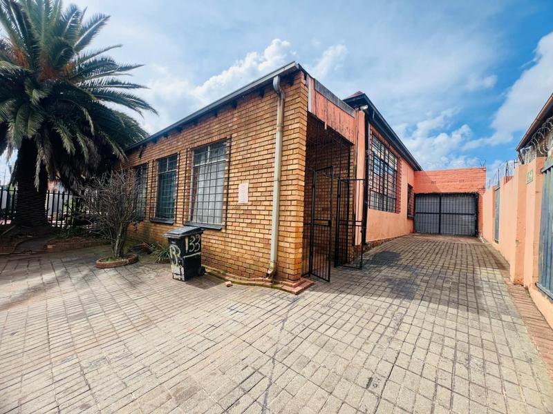 11 Bedroom Property for Sale in Brixton Gauteng