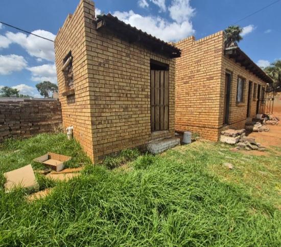 3 Bedroom Property for Sale in Lenasia South Gauteng