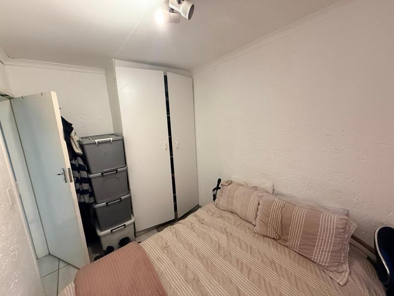 To Let 2 Bedroom Property for Rent in Glen Marais Gauteng