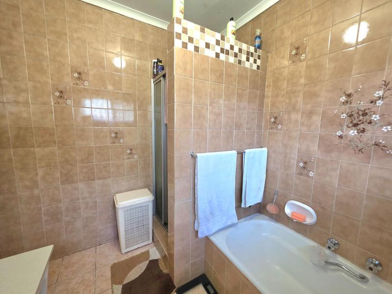 4 Bedroom Property for Sale in Sunward Park Gauteng