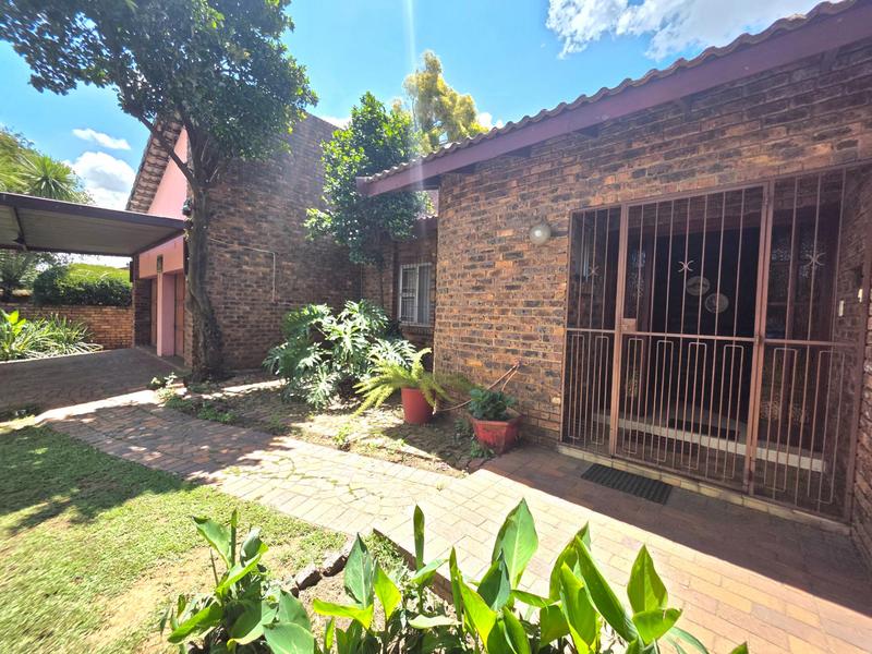 4 Bedroom Property for Sale in Sunward Park Gauteng