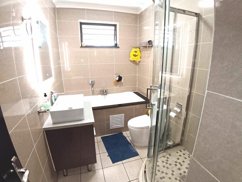 To Let 2 Bedroom Property for Rent in Blue Hills Gauteng