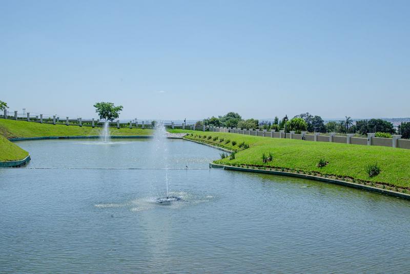 To Let 2 Bedroom Property for Rent in Blue Hills Gauteng