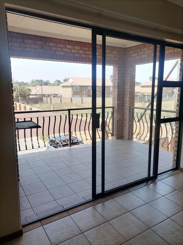To Let 2 Bedroom Property for Rent in Sonneveld Gauteng