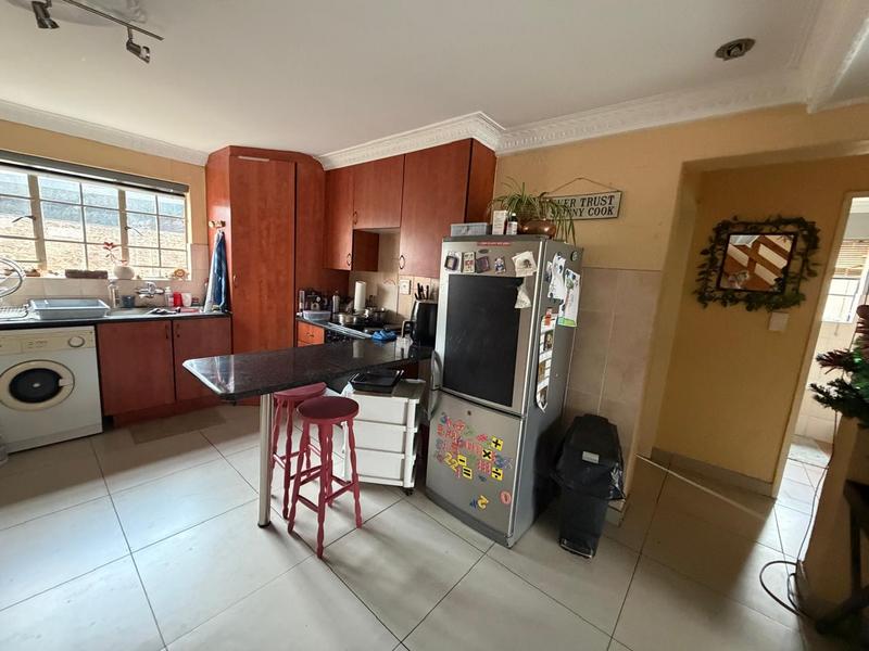4 Bedroom Property for Sale in Sonneveld Gauteng