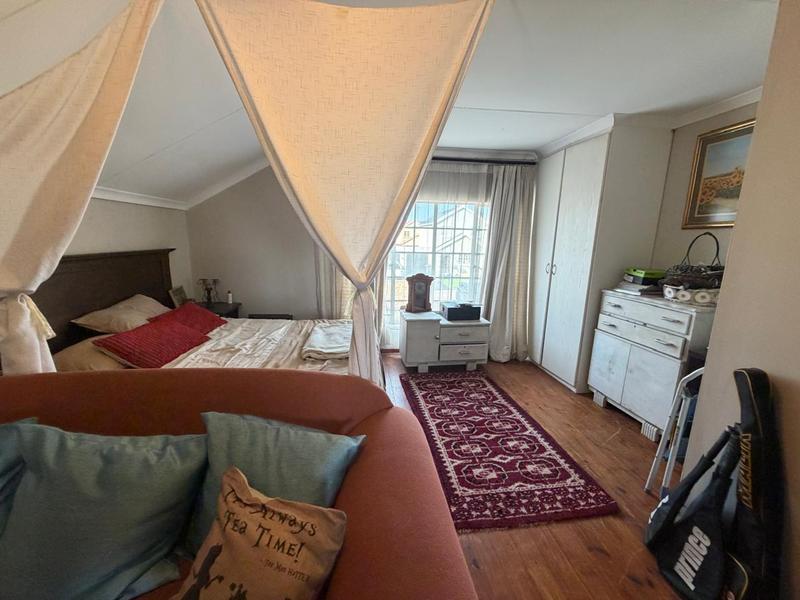 4 Bedroom Property for Sale in Sonneveld Gauteng