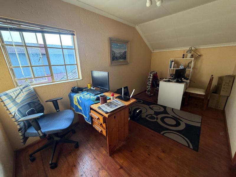 4 Bedroom Property for Sale in Sonneveld Gauteng