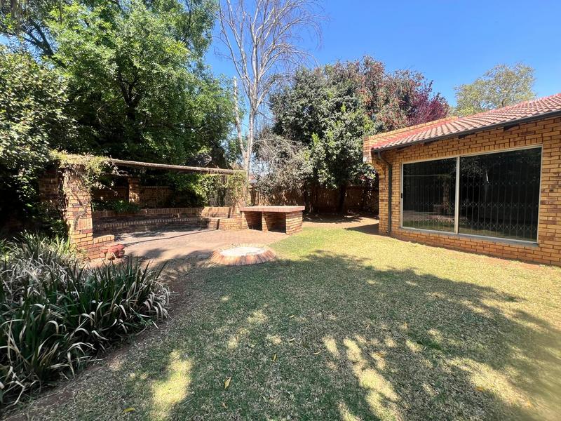 4 Bedroom Property for Sale in Sonneveld Gauteng