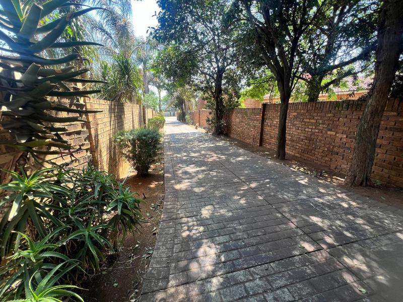 4 Bedroom Property for Sale in Sonneveld Gauteng