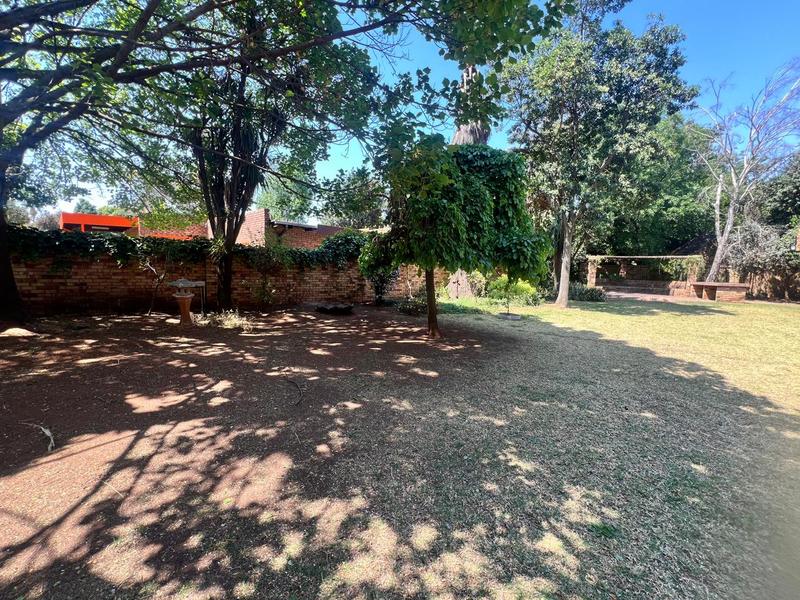 4 Bedroom Property for Sale in Sonneveld Gauteng