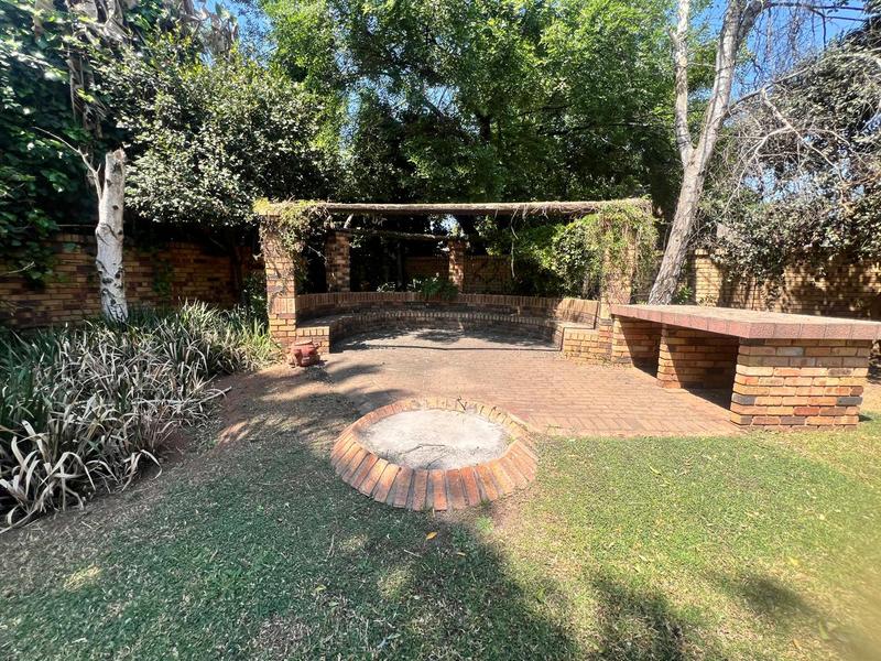 4 Bedroom Property for Sale in Sonneveld Gauteng