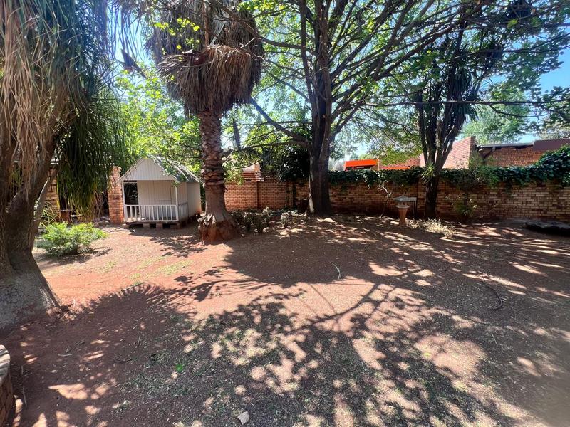 4 Bedroom Property for Sale in Sonneveld Gauteng