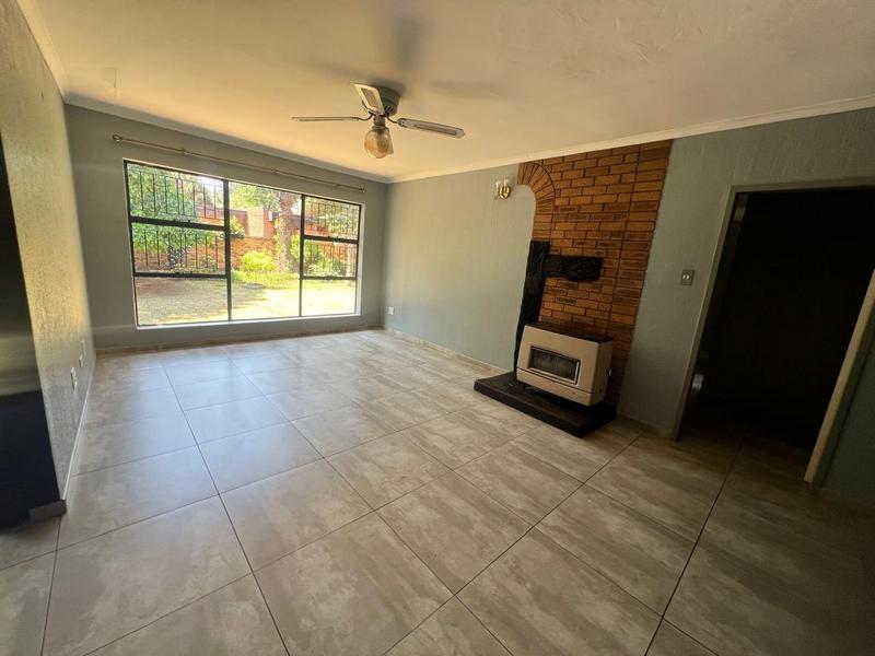 4 Bedroom Property for Sale in Sonneveld Gauteng