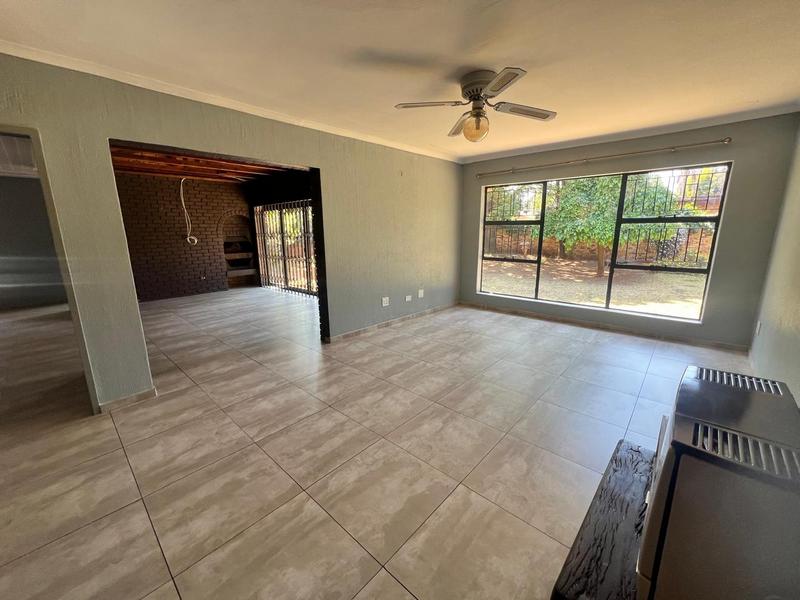 4 Bedroom Property for Sale in Sonneveld Gauteng