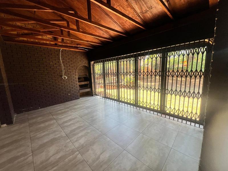 4 Bedroom Property for Sale in Sonneveld Gauteng