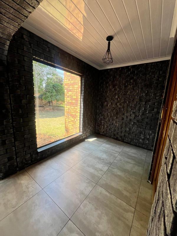 4 Bedroom Property for Sale in Sonneveld Gauteng