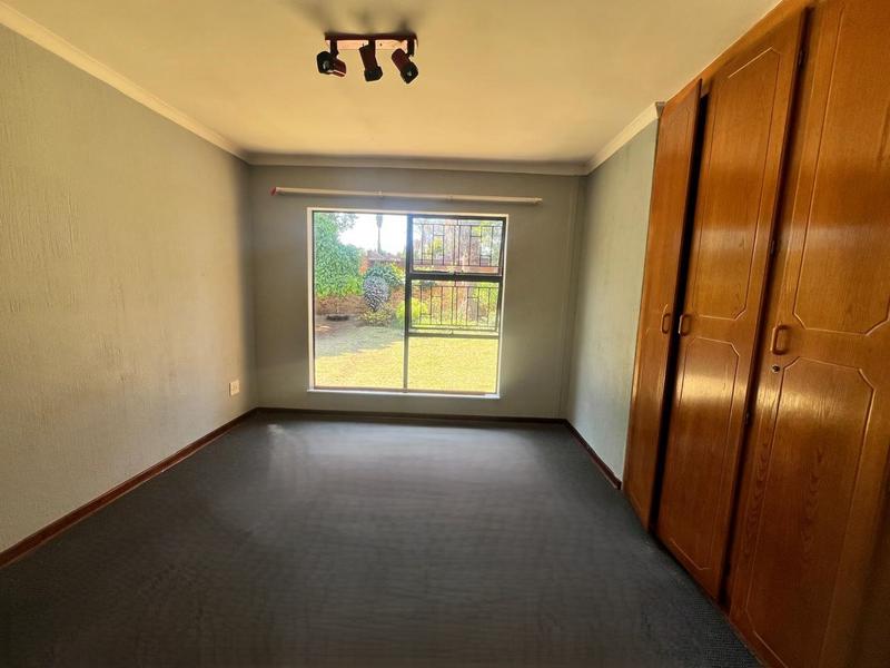 4 Bedroom Property for Sale in Sonneveld Gauteng