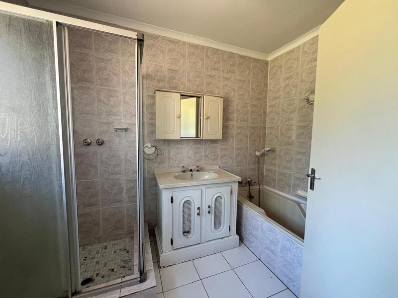 4 Bedroom Property for Sale in Sonneveld Gauteng