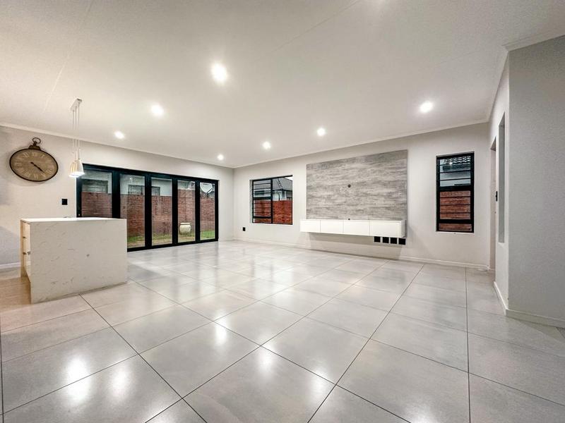 3 Bedroom Property for Sale in Parkhaven Gauteng