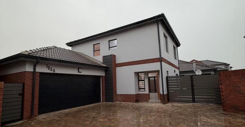 3 Bedroom Property for Sale in Parkhaven Gauteng