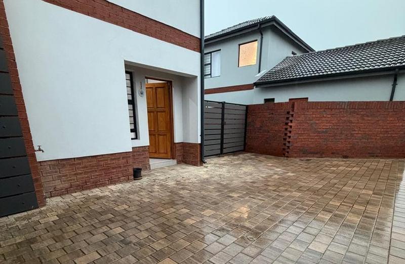 3 Bedroom Property for Sale in Parkhaven Gauteng