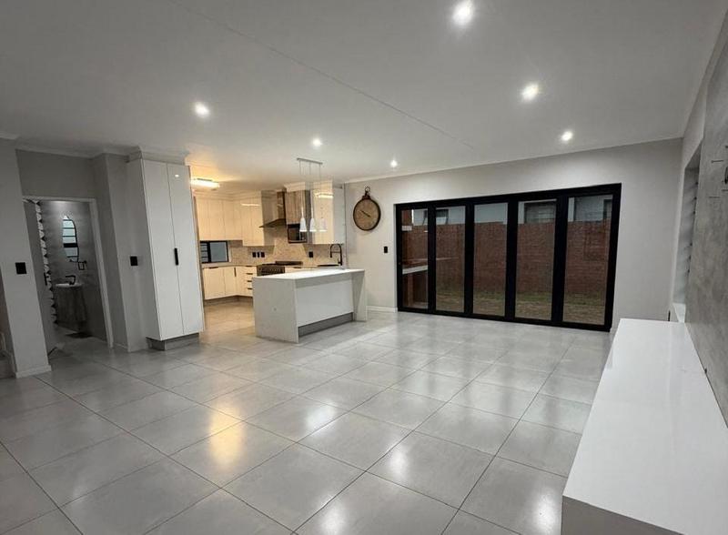 3 Bedroom Property for Sale in Parkhaven Gauteng