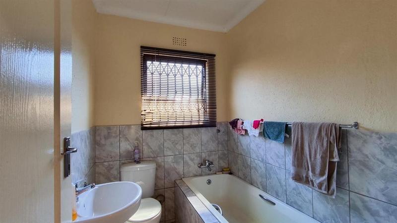 3 Bedroom Property for Sale in Vanderbijlpark CE 4 Gauteng