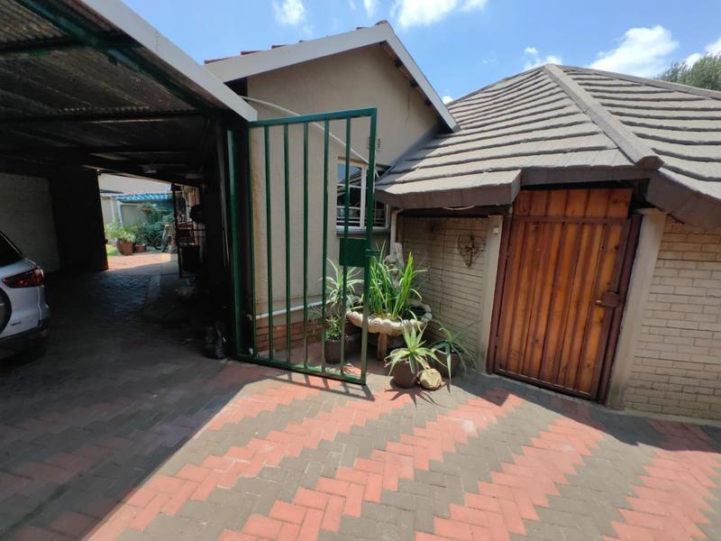 4 Bedroom Property for Sale in Vanderbijlpark SE 6 Gauteng