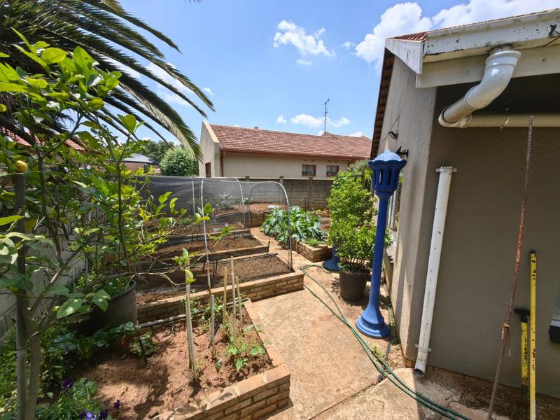 4 Bedroom Property for Sale in Vanderbijlpark SE 6 Gauteng