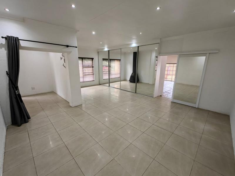 4 Bedroom Property for Sale in Vanderbijlpark SW 5 Gauteng