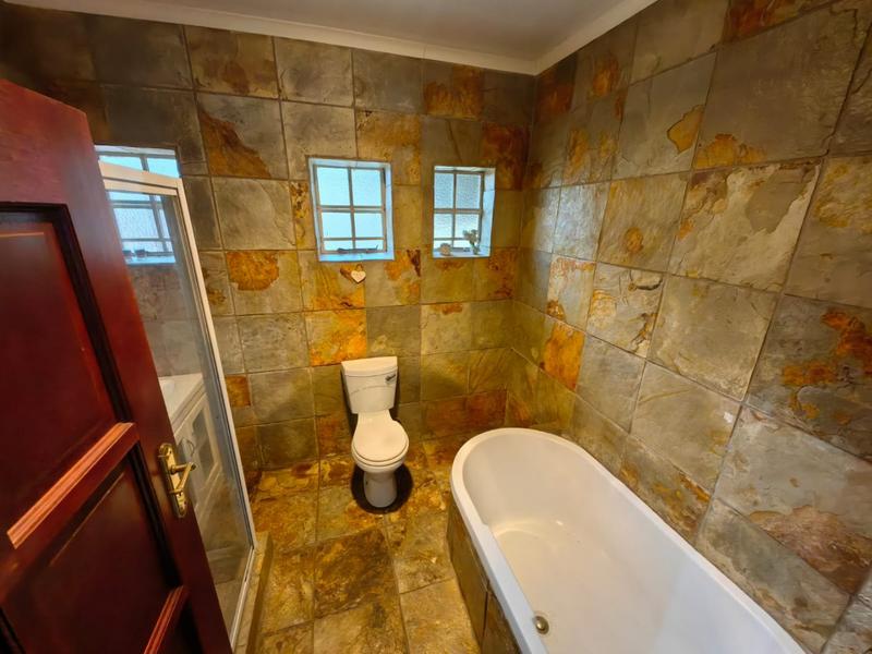 4 Bedroom Property for Sale in Vanderbijlpark SW 5 Gauteng