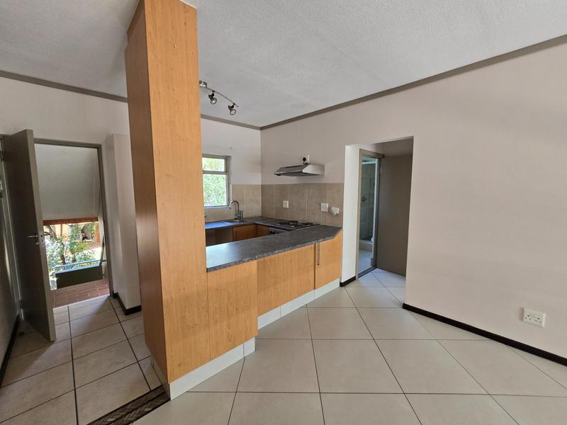 To Let 1 Bedroom Property for Rent in Lonehill Gauteng