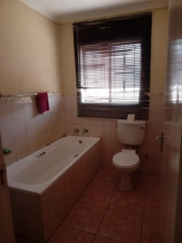 To Let 3 Bedroom Property for Rent in The Orchards Gauteng