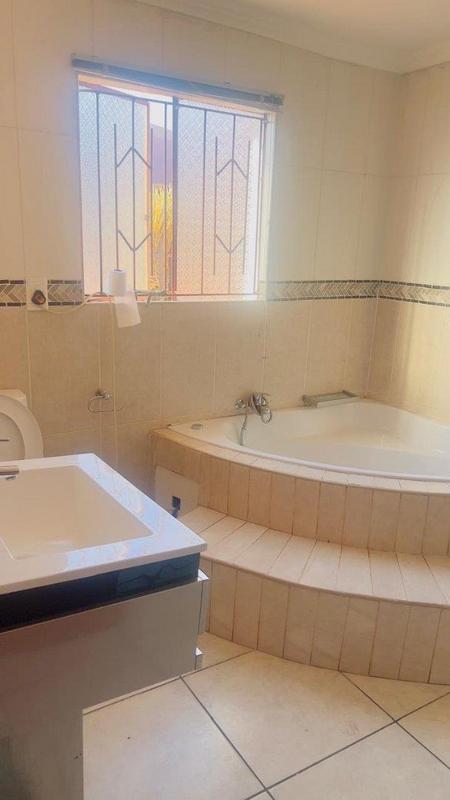 To Let 3 Bedroom Property for Rent in The Orchards Gauteng