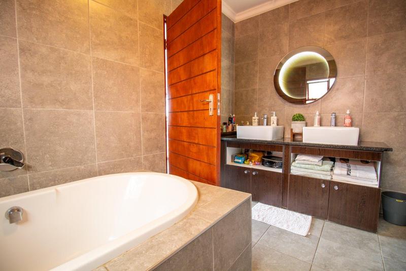 To Let 3 Bedroom Property for Rent in Equestria Gauteng