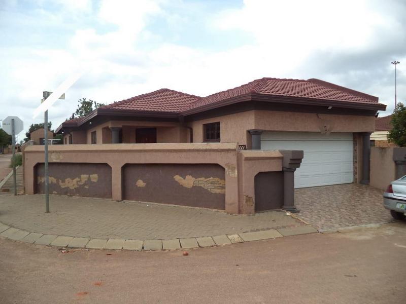 3 Bedroom Property for Sale in Refilwe Gauteng