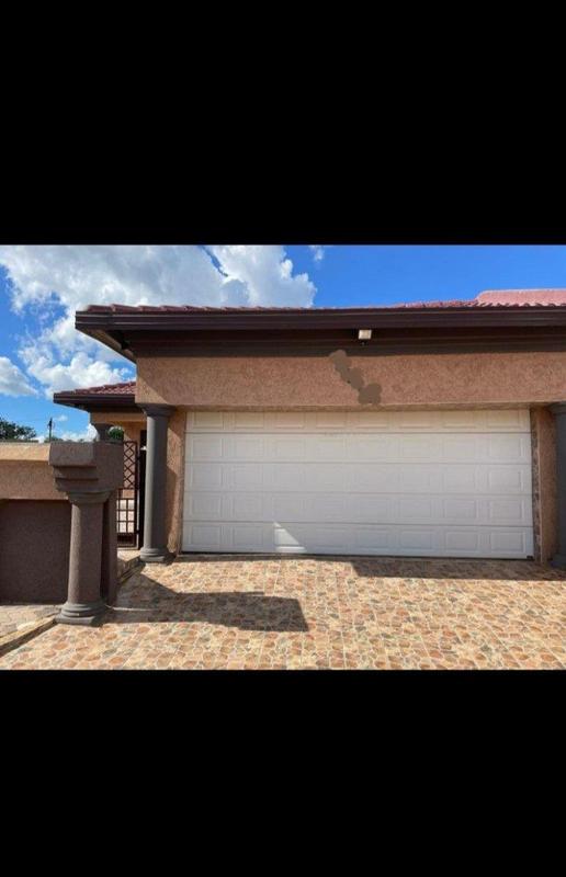 3 Bedroom Property for Sale in Refilwe Gauteng