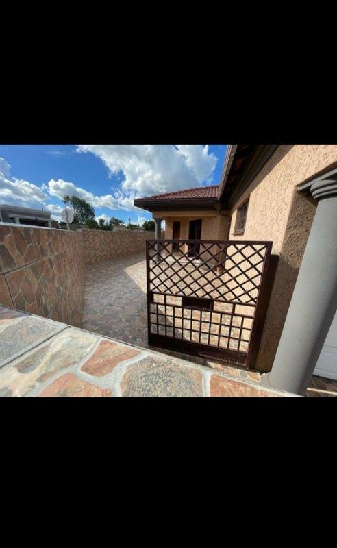 3 Bedroom Property for Sale in Refilwe Gauteng
