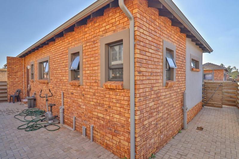 2 Bedroom Property for Sale in Clarina Gauteng