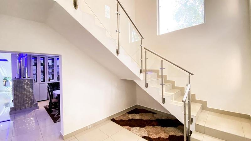 4 Bedroom Property for Sale in Ninapark Gauteng